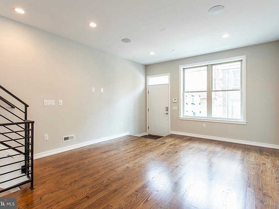 5th image of 1826 Latona St