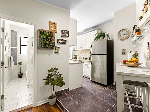 5th image of 277 Harrison Ave APT D3