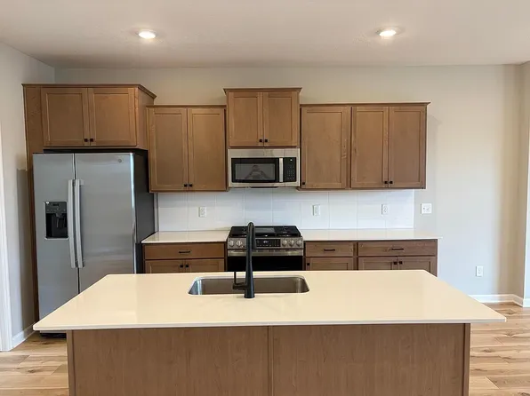 23164 Willow Dr, Rogers, MN 55374