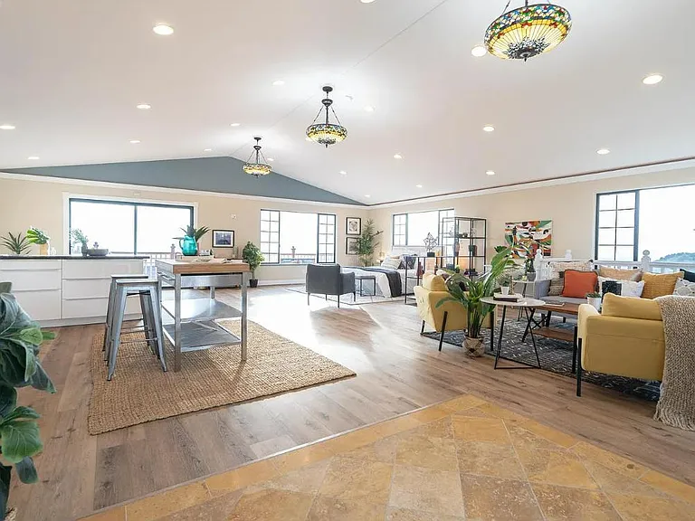 6077 Felix Ave — Photo 11