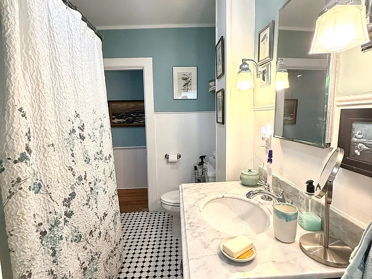 17 Dixon St #1 — Photo 15