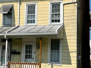 8 S East St, Spring Grove, PA 17362