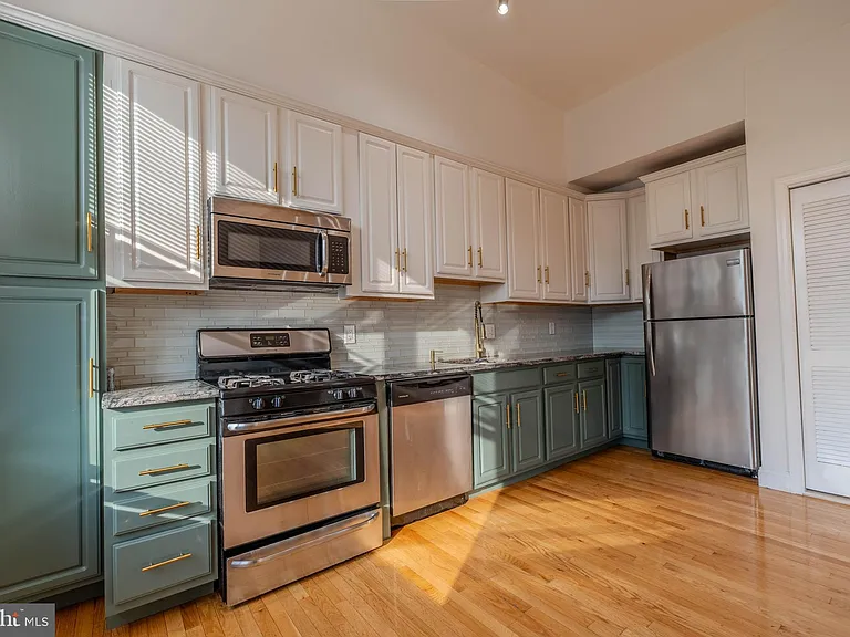 1629 L St NE #305 — Photo 8