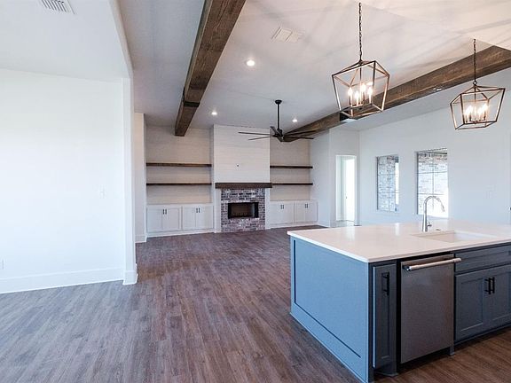 2nd image of 605 N 10th St