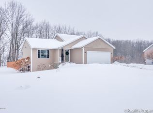 2202 Winston View Dr NE, Cedar Springs, MI