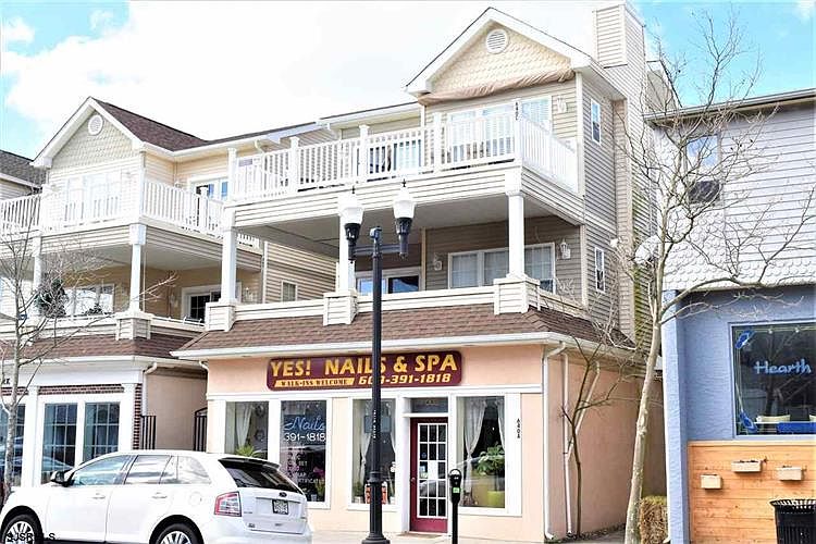 1st image of 640 Asbury Ave APT 2