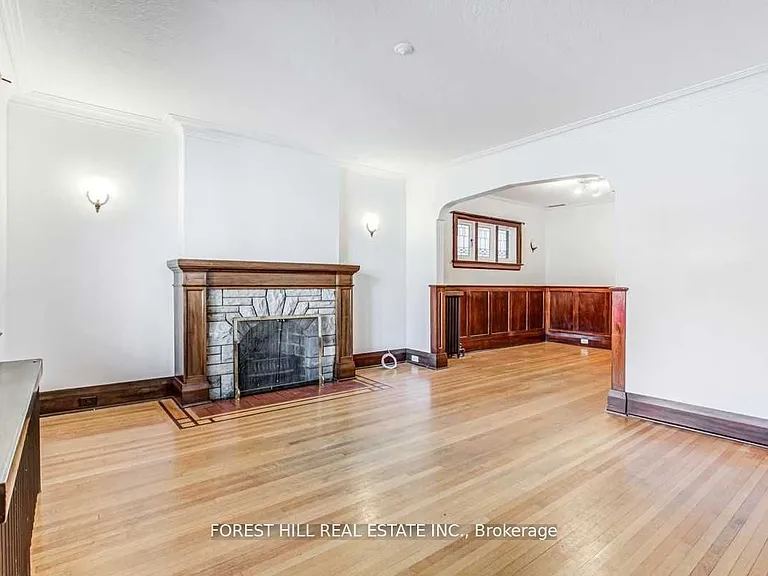 138 Castlewood Rd — Photo 9
