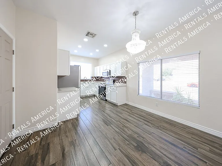 15428 W Mauna Loa Ln — Photo 10
