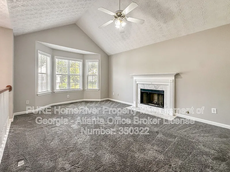 3 bed, 2.0 bath, 1146 sqft, $1,945 — Photo 2