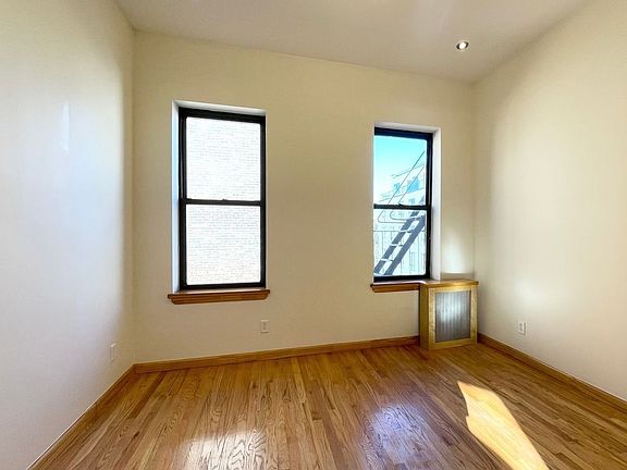2nd image of 176 Stanton St APT 4A