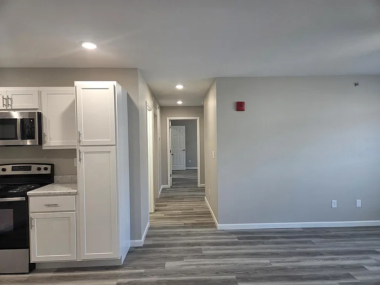 Willow Grove Apartments — Photo 19