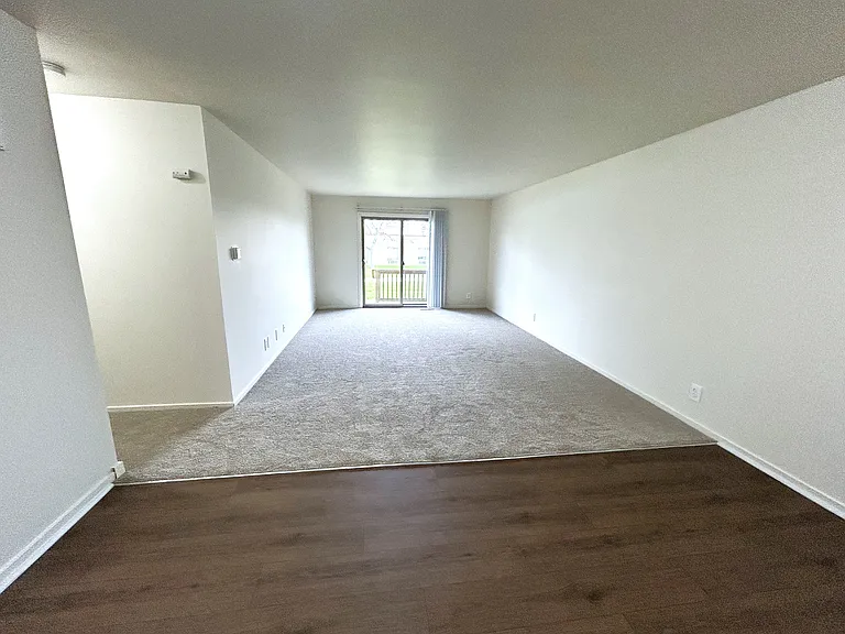 Grand Bend Club Apartments — Photo 27