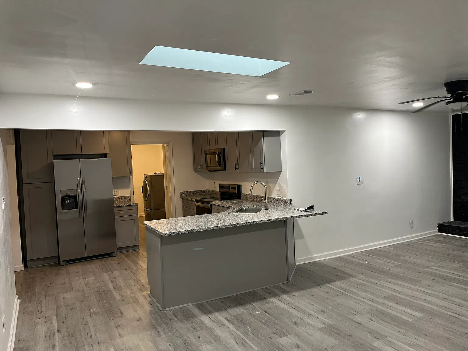 4 bed, 2083 sqft, $2,800 — Photo 2