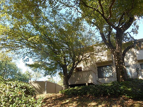 2nd image of 2522 Glengyle Dr #207