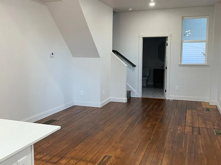 128 W 9th St — Photo 5