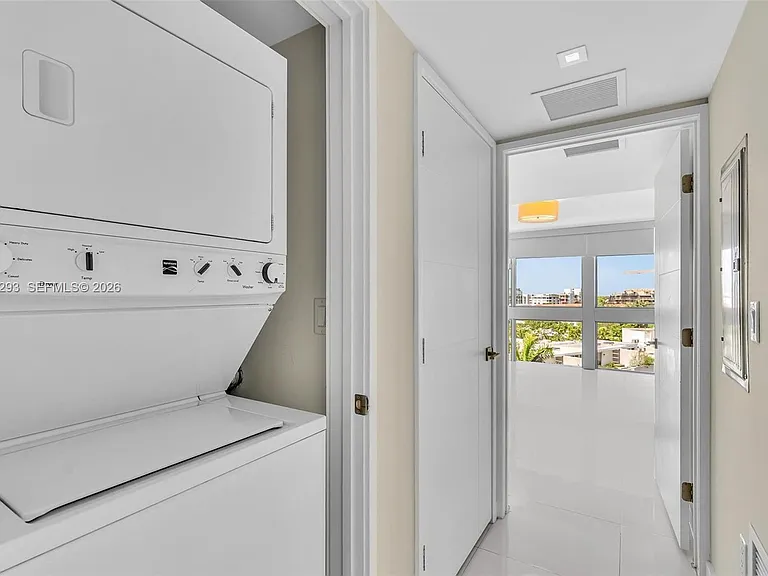 9901 E Bay Harbor Dr #603 — Photo 3
