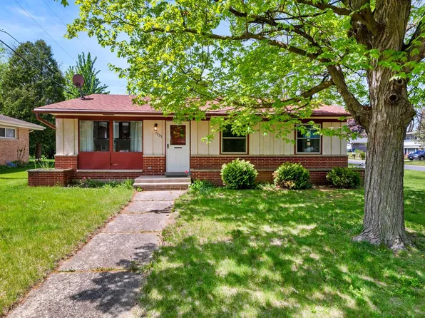 7935 North 55th STREET, Milwaukee, WI 53223