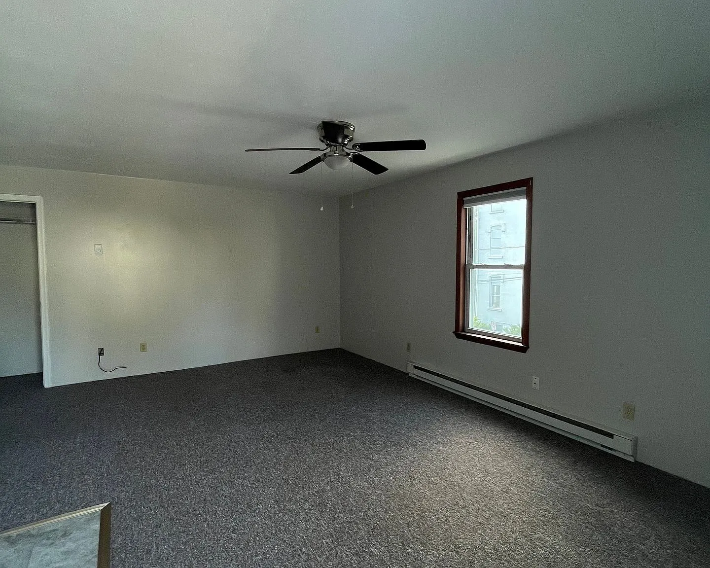 Cozy Studio Efficiency apartment ready for rent!! — Photo 3