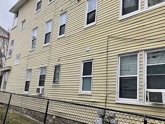 3rd image of 104 Sterling St