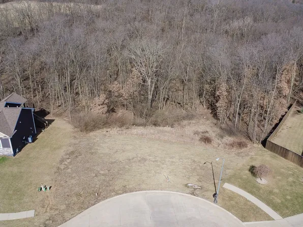 1514 Deer Run Dr, Knoxville, IA 50138