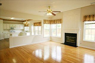 3rd image of 11 Breckenridge Ct