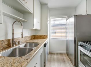 943 6th St APT E, Santa Monica, CA 90403
