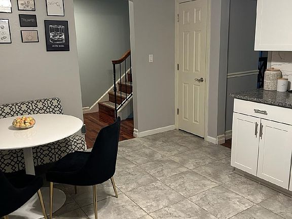 4th image of 129 London Towne Dr