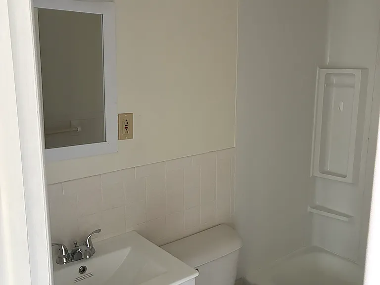 774 W Union St #5 — Photo 24