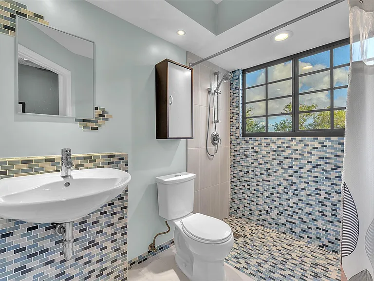 8407 NW 78th Ct — Photo 23