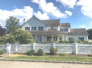 61 Sweetgum Ln, Miller Place, NY 11764