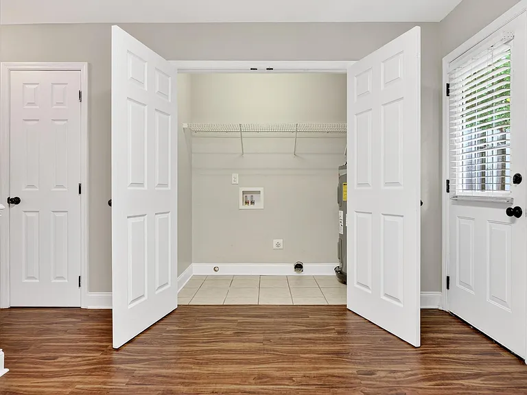 1109 Maple Tree Ln — Photo 15
