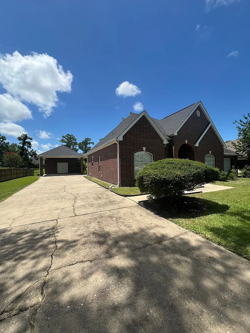 4 Bed 3 Bath FULLY Furnished House South Lake Charles — Photo 2