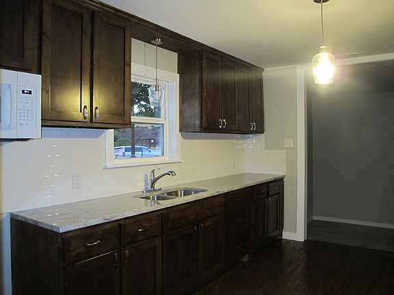 5th image of 506 Guadalupe St
