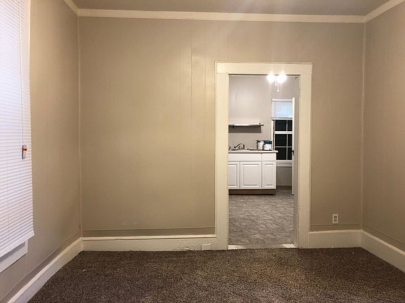 4th image of 1306 Denver Ave