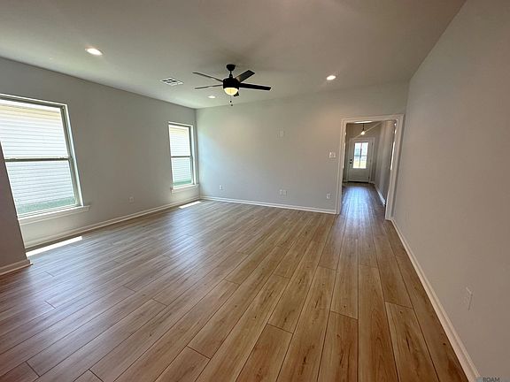 4th image of 28288 Moreau Dr