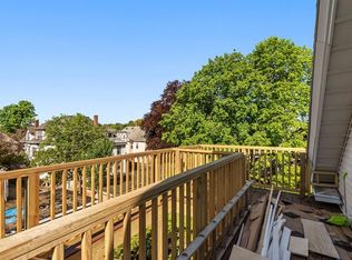 152 Robbins St FLOOR 3, Waltham, MA 02453