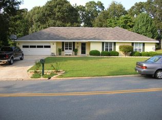 209 Cedar Ridge Dr, Warner Robins, GA 31088