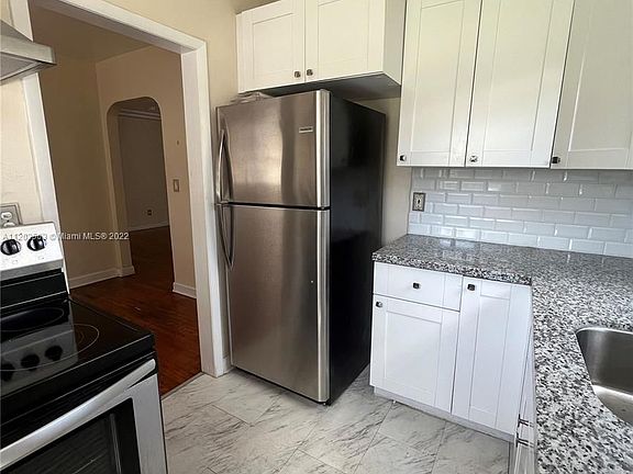 5th image of 9225 Carlyle Ave #9225