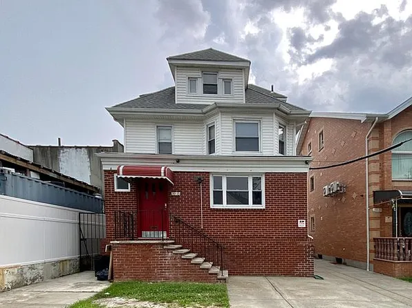3915 Murray St, Flushing, NY 11354