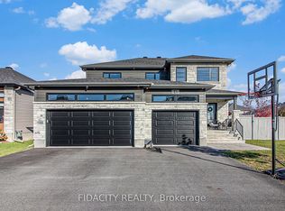 649 Misty St, Russell, ON K4R 0E7