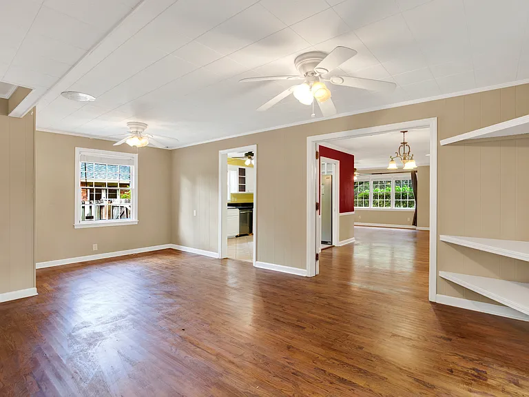 331 Oxford Dr — Photo 11