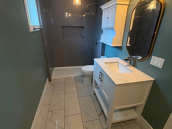 3rd image of 401 Sherman St #2