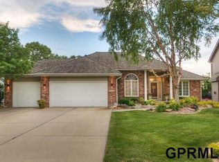 2357 S 183rd Cir, Omaha, NE 68130