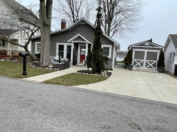 9395 Maple Ln, Belle Center, OH 43310