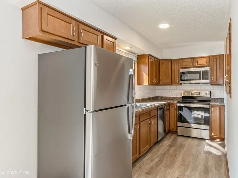 1359 Southview Cir — Photo 4
