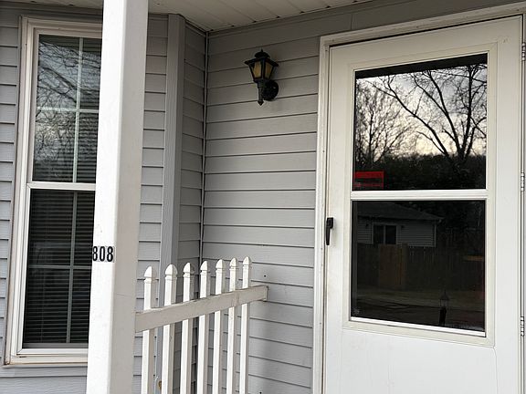 3rd image of 808 Patio Ct #808