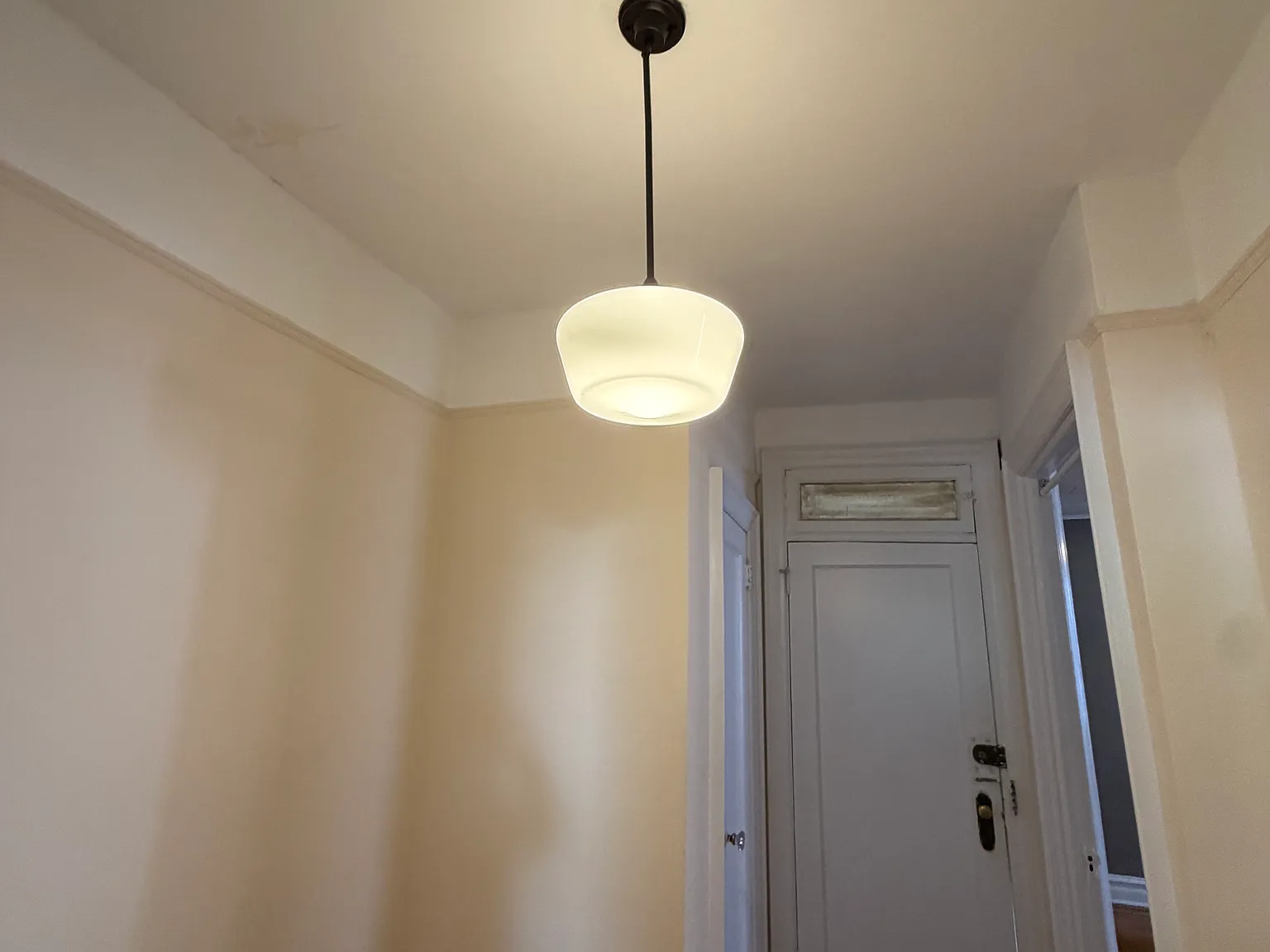 2 bed, 1000 sqft, $2,400 — Photo 3