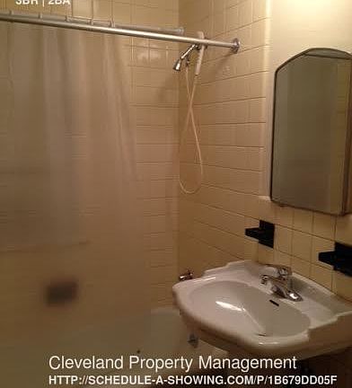 2nd image of 15705 Van Aken Blvd APT 4