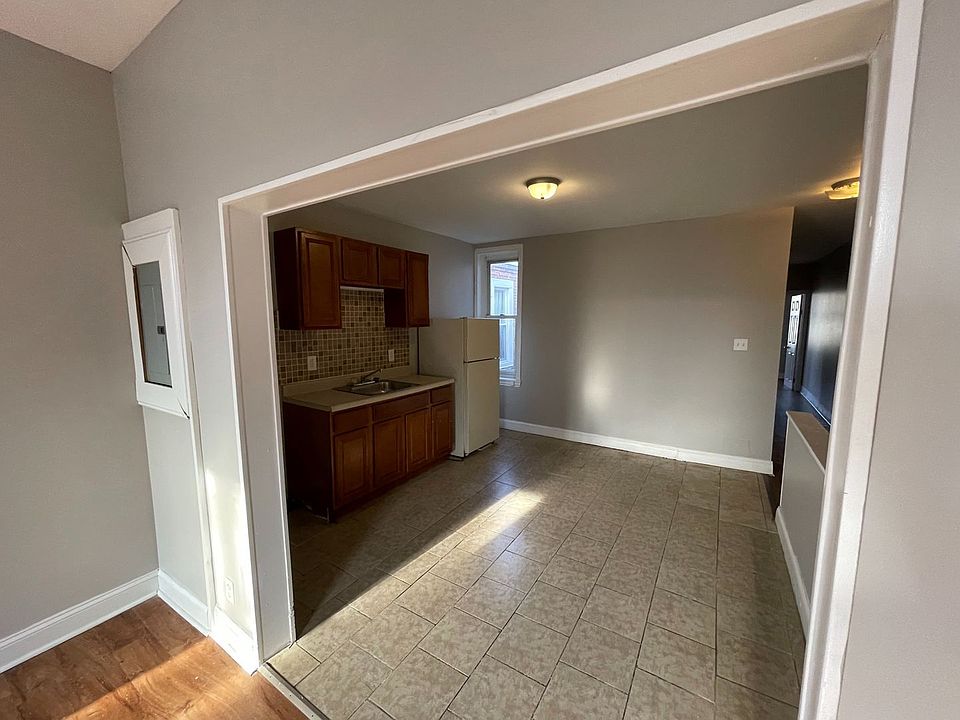 1st image of 2009 E Orleans St #2B-1BA-689SQFT