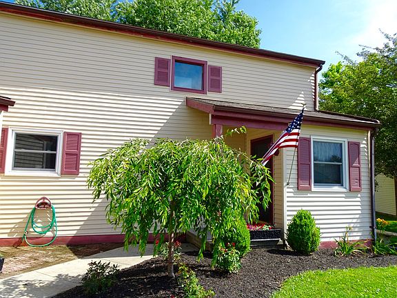 3rd image of 8200 N Seneca Dr